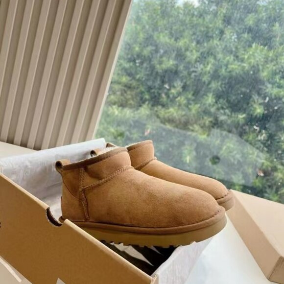 UGG Classic Ultra Mini Chestnut - Picture 2 of 7
